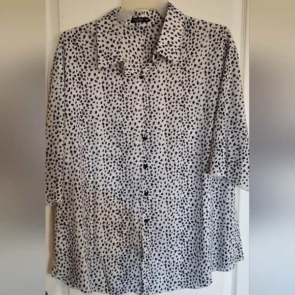 Black and white shirt - Picture 1 of 2